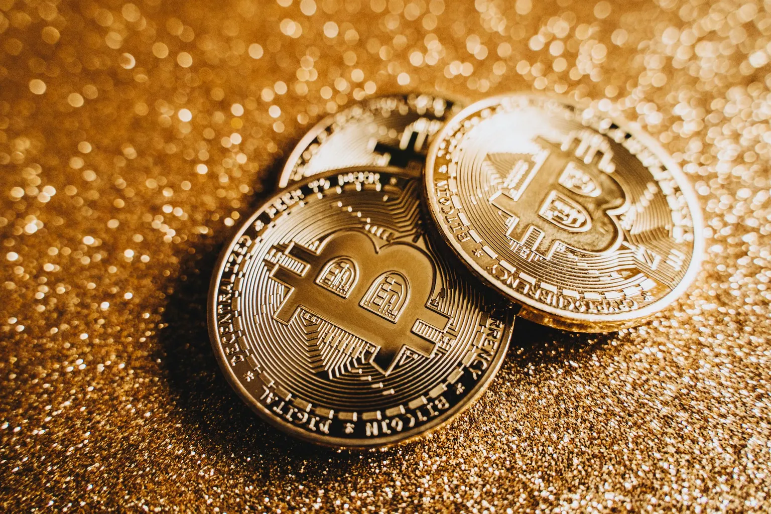 Почему затяжной боковик биткоина опаснее резкого падения для новичка